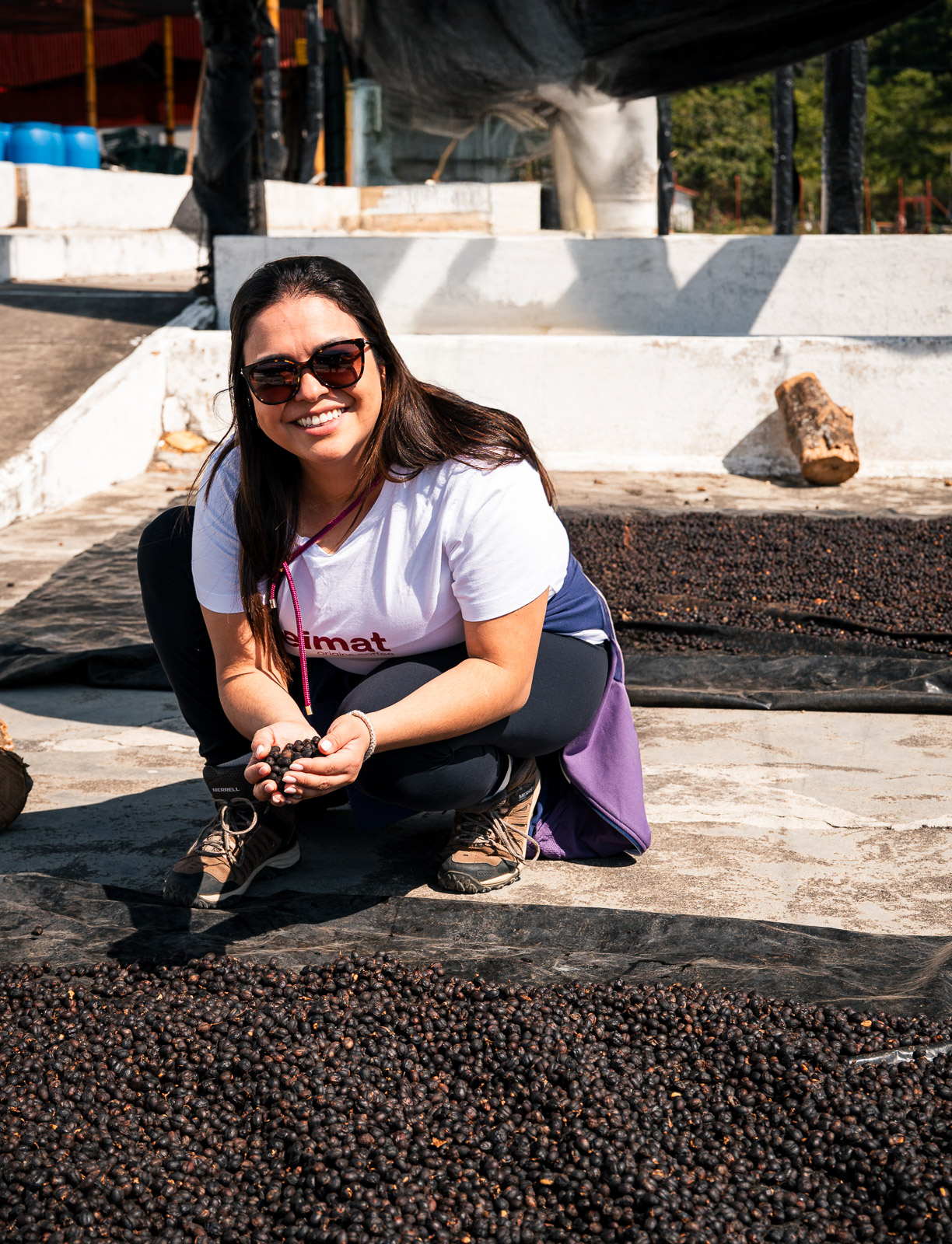 Alejandra, Gründerin Heimat Origins Coffee, auf einer Partnerfinca in Guatemala